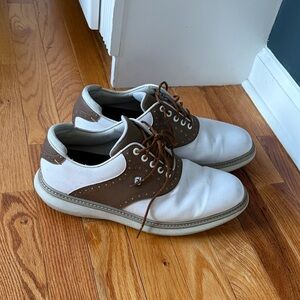 FootJoy Traditions Men's Golf Shoes size 9